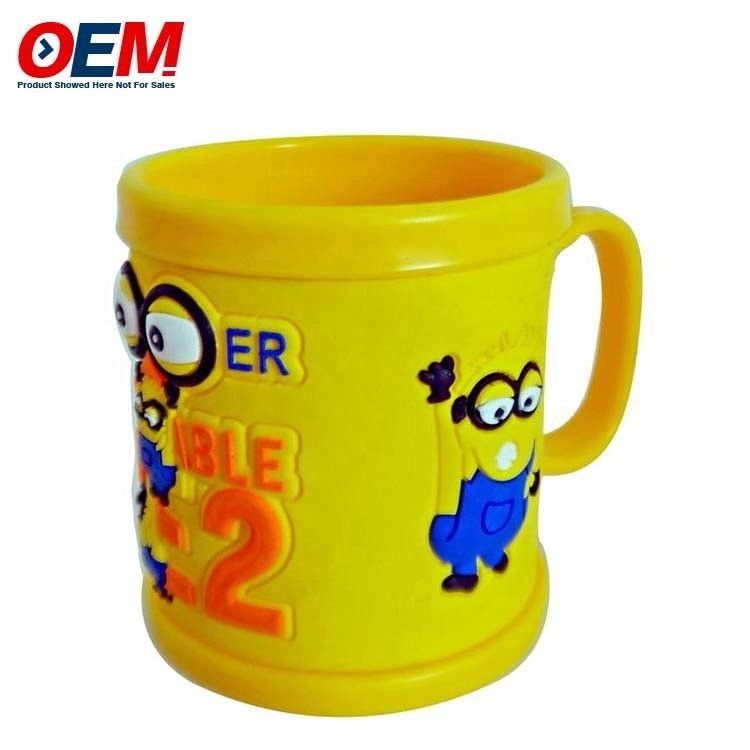 OEM 3D संग्रहणीय डिजाइनर खिलौना कस्टम अपने स्वयं के प्लास्टिक कप 3D कार्टून पेय कप