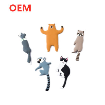 OEM FAMA फैक्टरी कस्टम निर्मित मिनी सीमलेस पूंछ तह हुक पीवीसी रबर खिलौने